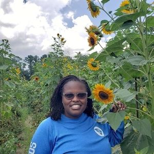 Meet your Posher, Ebony